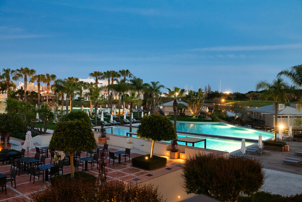 https://golftravelpeople.com/wp-content/uploads/2019/04/Domes-Lake-Algarve-Vilamoura-Hotel-Facilities-15-1024x683.jpg