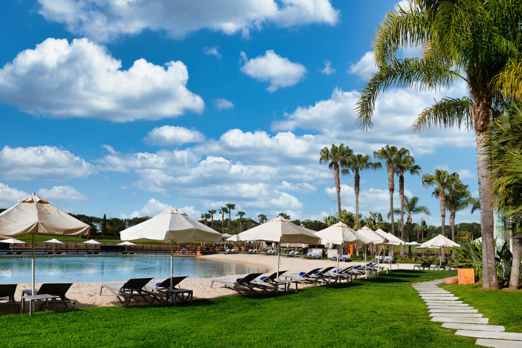 https://golftravelpeople.com/wp-content/uploads/2019/04/Domes-Lake-Algarve-Vilamoura-Hotel-Facilities-21-1024x683.jpg