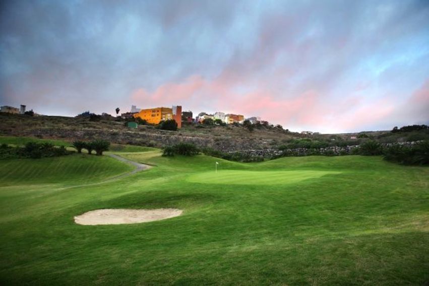 https://golftravelpeople.com/wp-content/uploads/2019/04/El-Cortijo-Club-de-Campo-Gran-Canaria-10-2.jpg