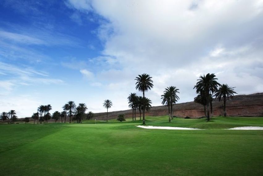 https://golftravelpeople.com/wp-content/uploads/2019/04/El-Cortijo-Club-de-Campo-Gran-Canaria-10-5.jpg