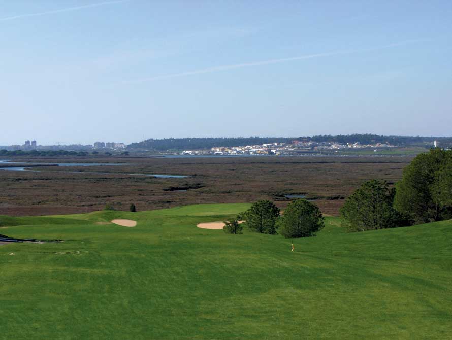 https://golftravelpeople.com/wp-content/uploads/2019/04/El-Rompido-Golf-Club-North-Course-7.jpg