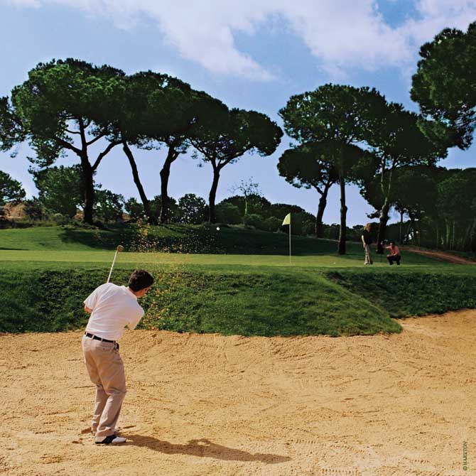 https://golftravelpeople.com/wp-content/uploads/2019/04/El-Rompido-Golf-Club-South-Course-2_1.jpg