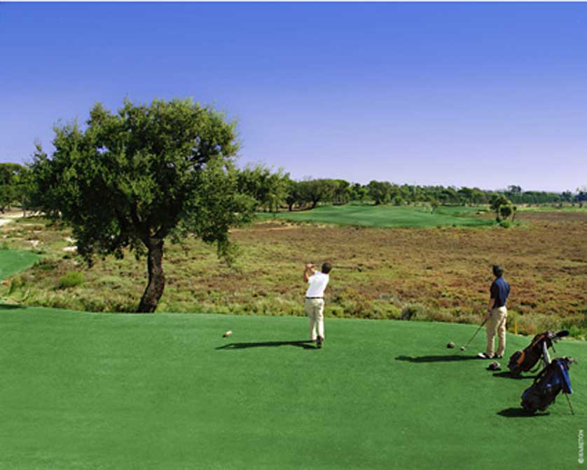 https://golftravelpeople.com/wp-content/uploads/2019/04/El-Rompido-Golf-Club-South-Course-4.jpg
