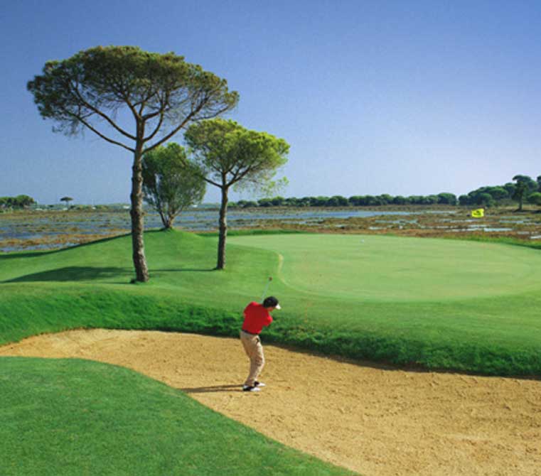 https://golftravelpeople.com/wp-content/uploads/2019/04/El-Rompido-Golf-Club-South-Course-9.jpg