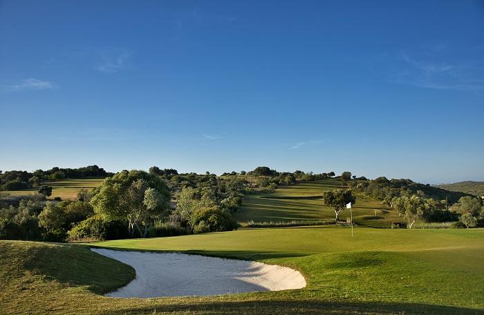 https://golftravelpeople.com/wp-content/uploads/2019/04/Espiche-Golf-Club-2.jpg