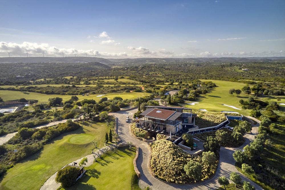 https://golftravelpeople.com/wp-content/uploads/2019/04/Espiche-Golf-Club-8.jpg