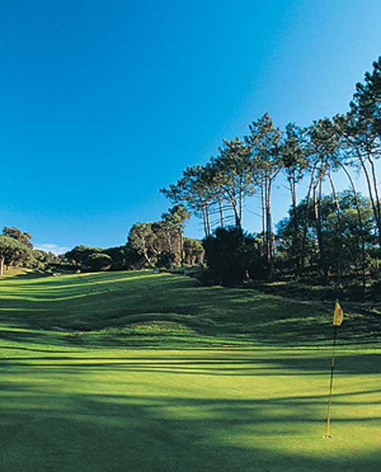 https://golftravelpeople.com/wp-content/uploads/2019/04/Estoril-Golf-Club-1.jpg