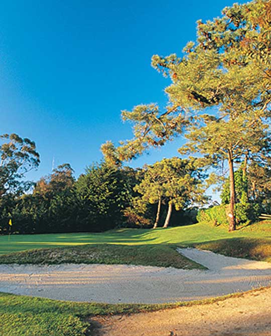 https://golftravelpeople.com/wp-content/uploads/2019/04/Estoril-Golf-Club-4.jpg