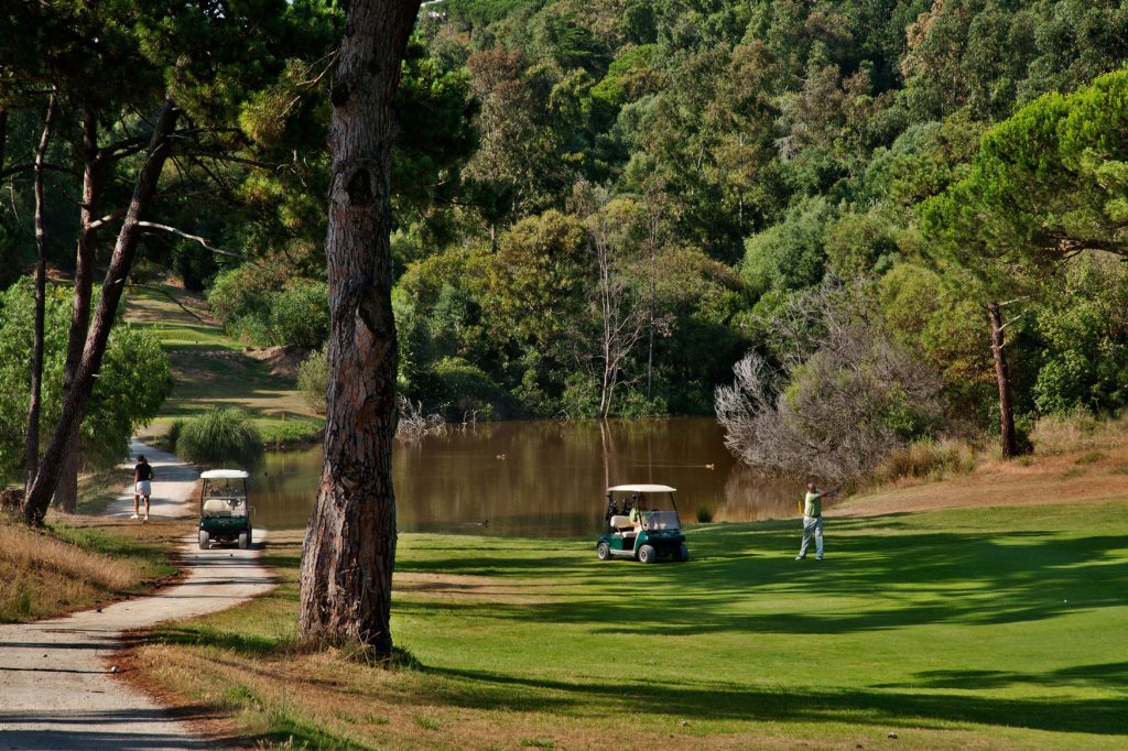 https://golftravelpeople.com/wp-content/uploads/2019/04/Estoril-Golf-Club-Lisbon-2-1024x682.jpg