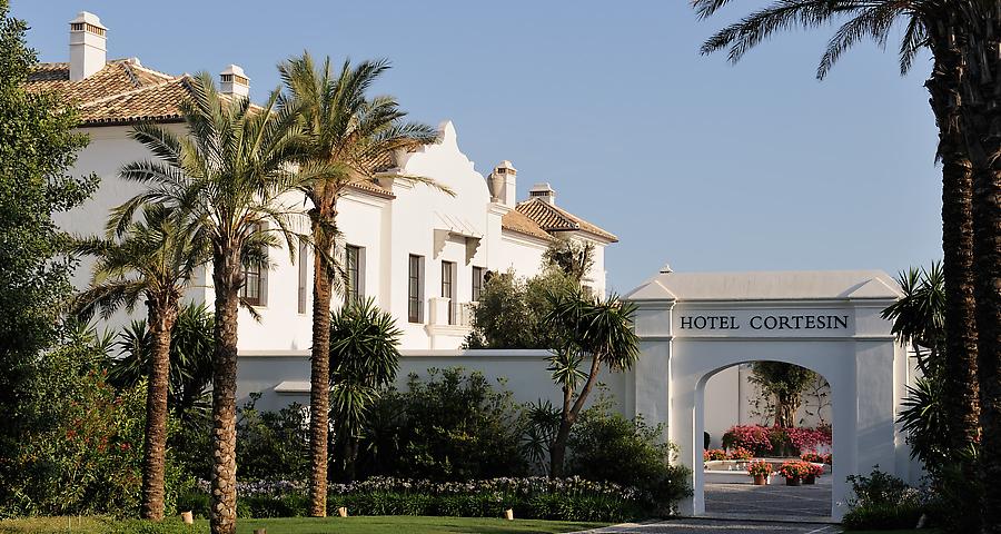 https://golftravelpeople.com/wp-content/uploads/2019/04/Finca-Cortesin-Hotel-1.jpg
