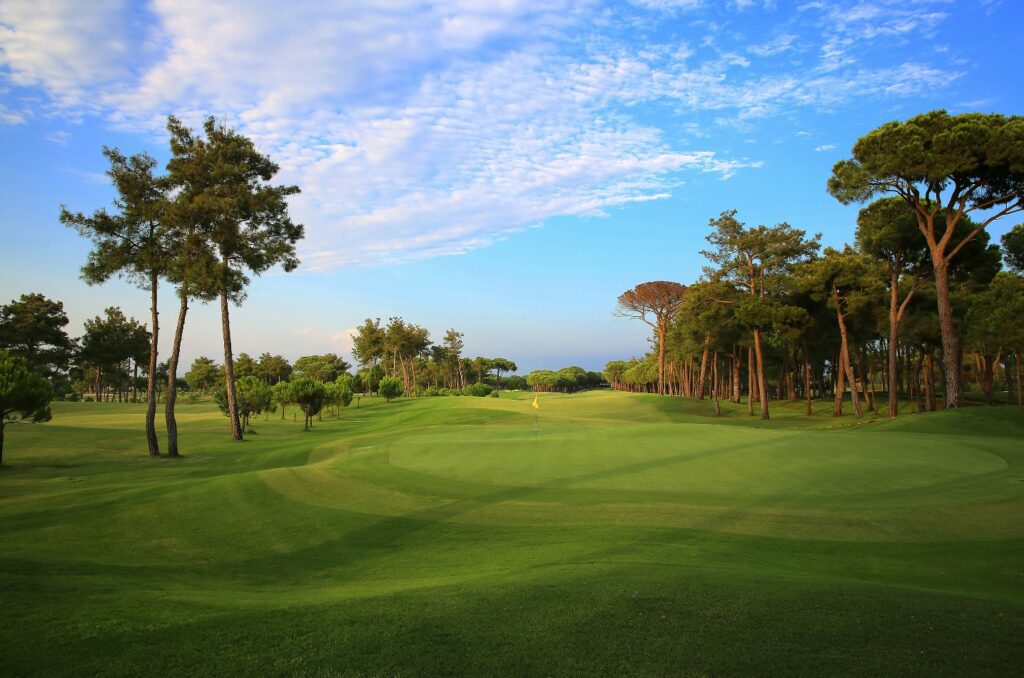 https://golftravelpeople.com/wp-content/uploads/2019/04/Gloria-Golf-Club-New-Course-Belek-Turkey-8-1024x678.jpg