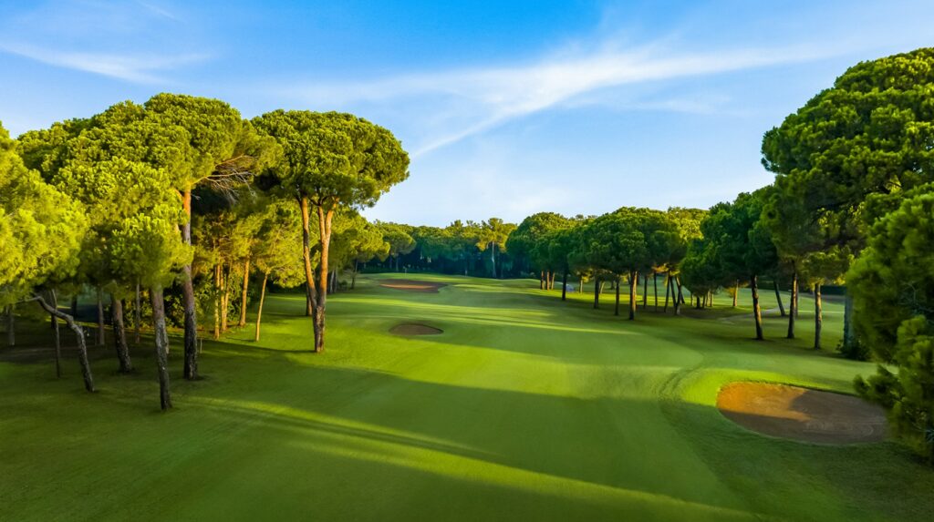 https://golftravelpeople.com/wp-content/uploads/2019/04/Gloria-Golf-Club-Old-Course-Belek-Turkey-3-1024x573.jpg