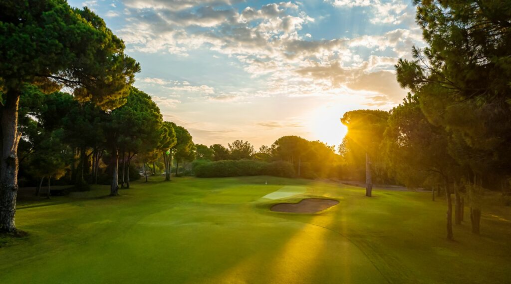 https://golftravelpeople.com/wp-content/uploads/2019/04/Gloria-Golf-Club-Verde-Select-Course-Belek-Turkey-10-1024x569.jpg