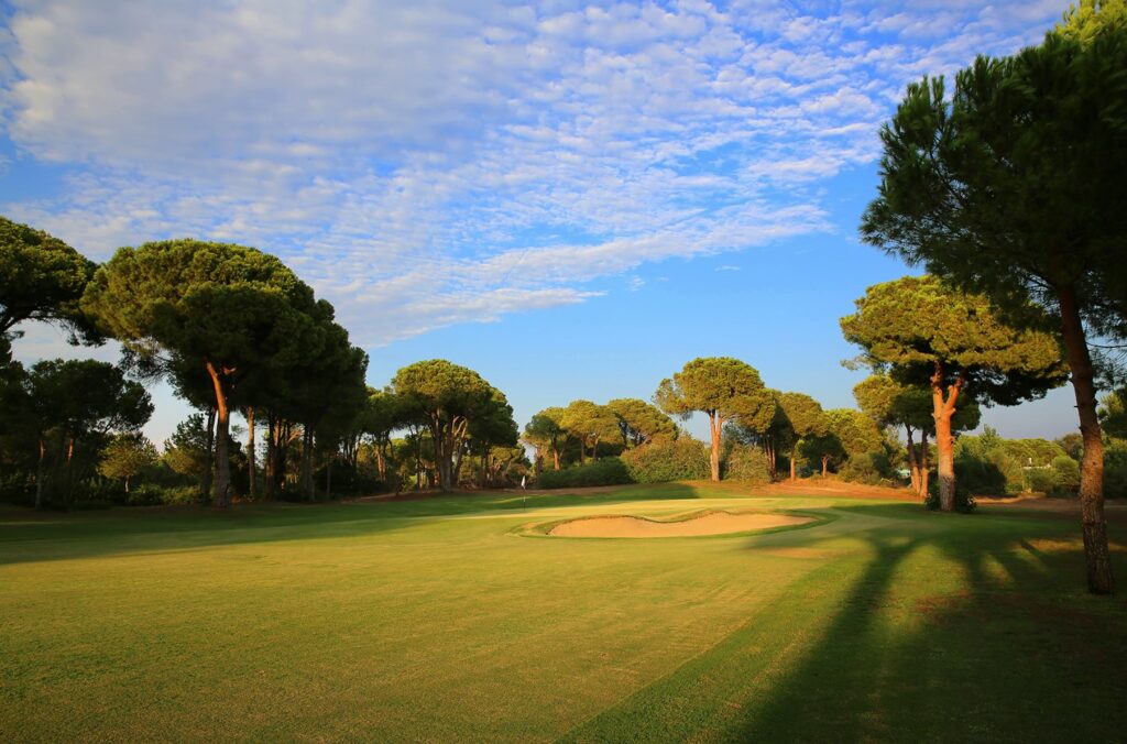 https://golftravelpeople.com/wp-content/uploads/2019/04/Gloria-Golf-Club-Verde-Select-Course-Belek-Turkey-11-1024x676.jpg