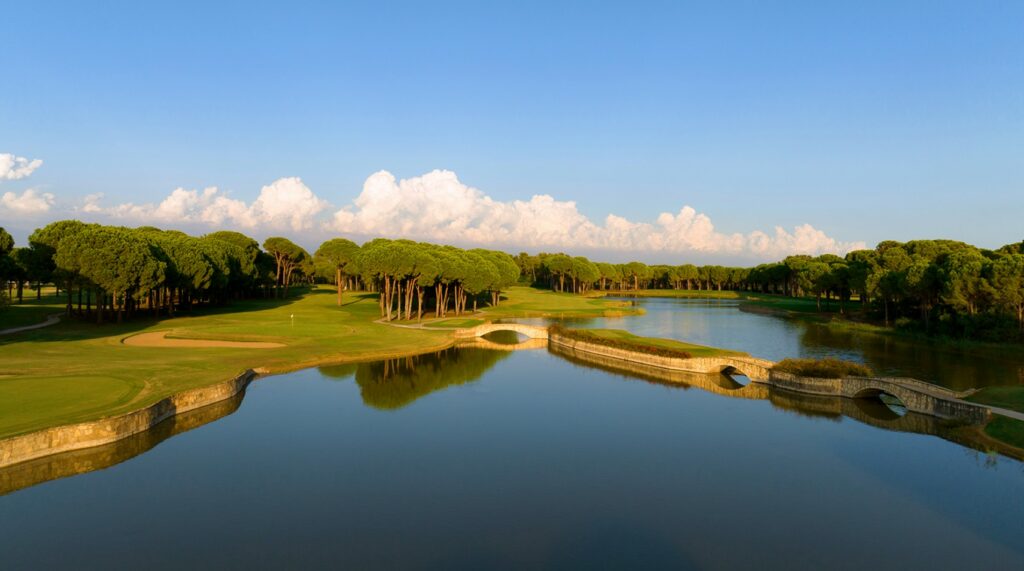 https://golftravelpeople.com/wp-content/uploads/2019/04/Gloria-Golf-Club-Verde-Select-Course-Belek-Turkey-12-1024x571.jpg