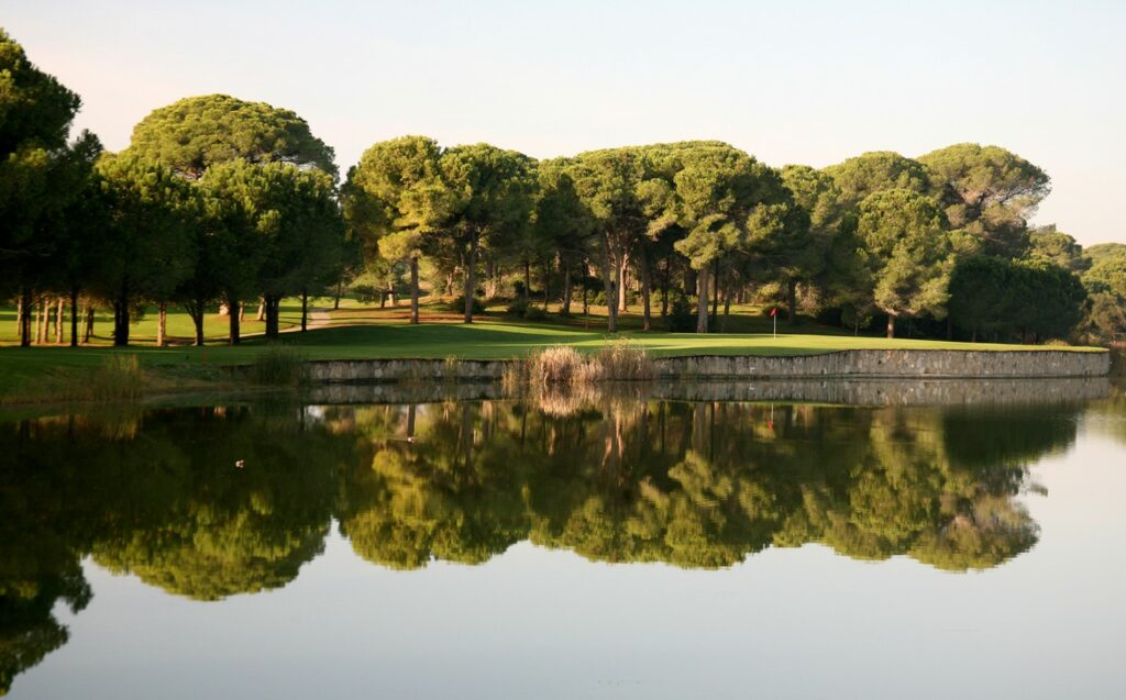 https://golftravelpeople.com/wp-content/uploads/2019/04/Gloria-Golf-Club-Verde-Select-Course-Belek-Turkey-14-1024x637.jpg