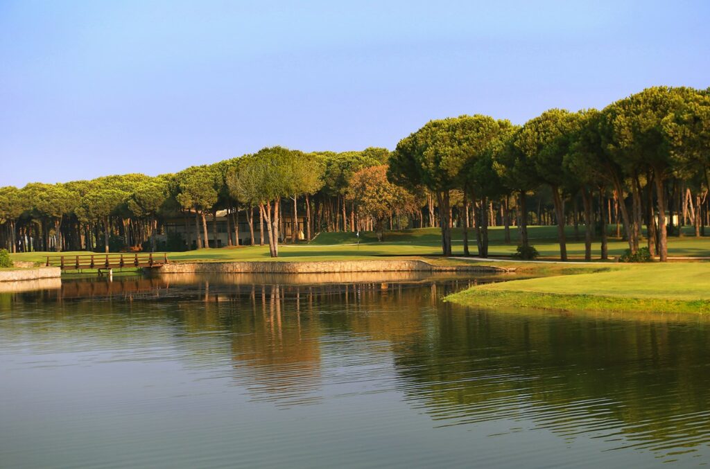 https://golftravelpeople.com/wp-content/uploads/2019/04/Gloria-Golf-Club-Verde-Select-Course-Belek-Turkey-16-1024x677.jpg