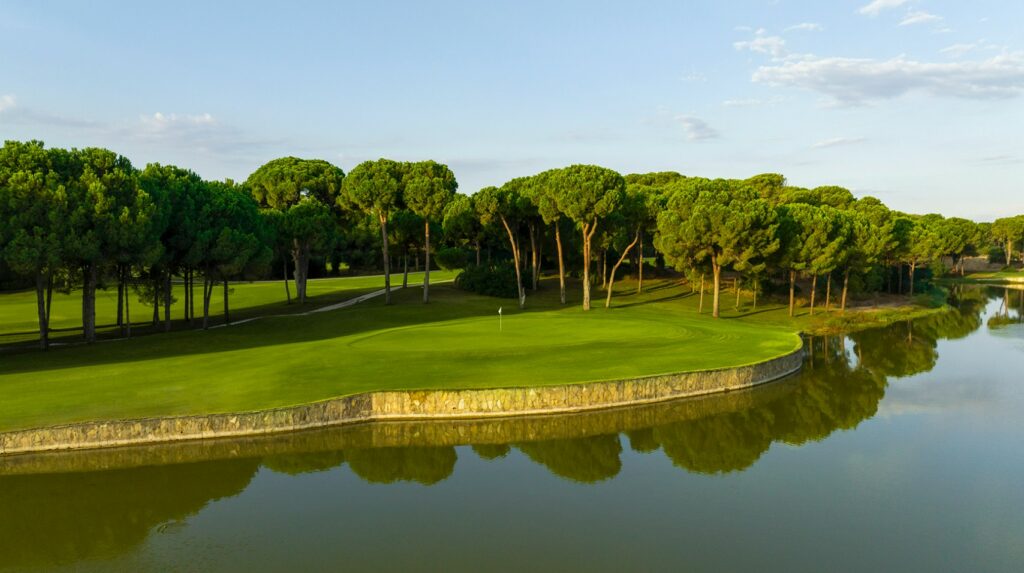 https://golftravelpeople.com/wp-content/uploads/2019/04/Gloria-Golf-Club-Verde-Select-Course-Belek-Turkey-3-1024x573.jpg