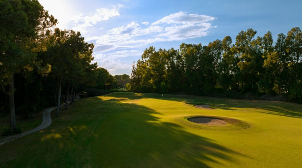 https://golftravelpeople.com/wp-content/uploads/2019/04/Gloria-Golf-Club-Verde-Select-Course-Belek-Turkey-8-1024x572.jpg