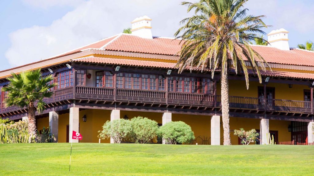 https://golftravelpeople.com/wp-content/uploads/2019/04/Golf-del-Sur-Tenerife-10-1024x576.jpg