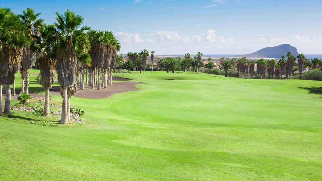 https://golftravelpeople.com/wp-content/uploads/2019/04/Golf-del-Sur-Tenerife-11-1024x576.jpg