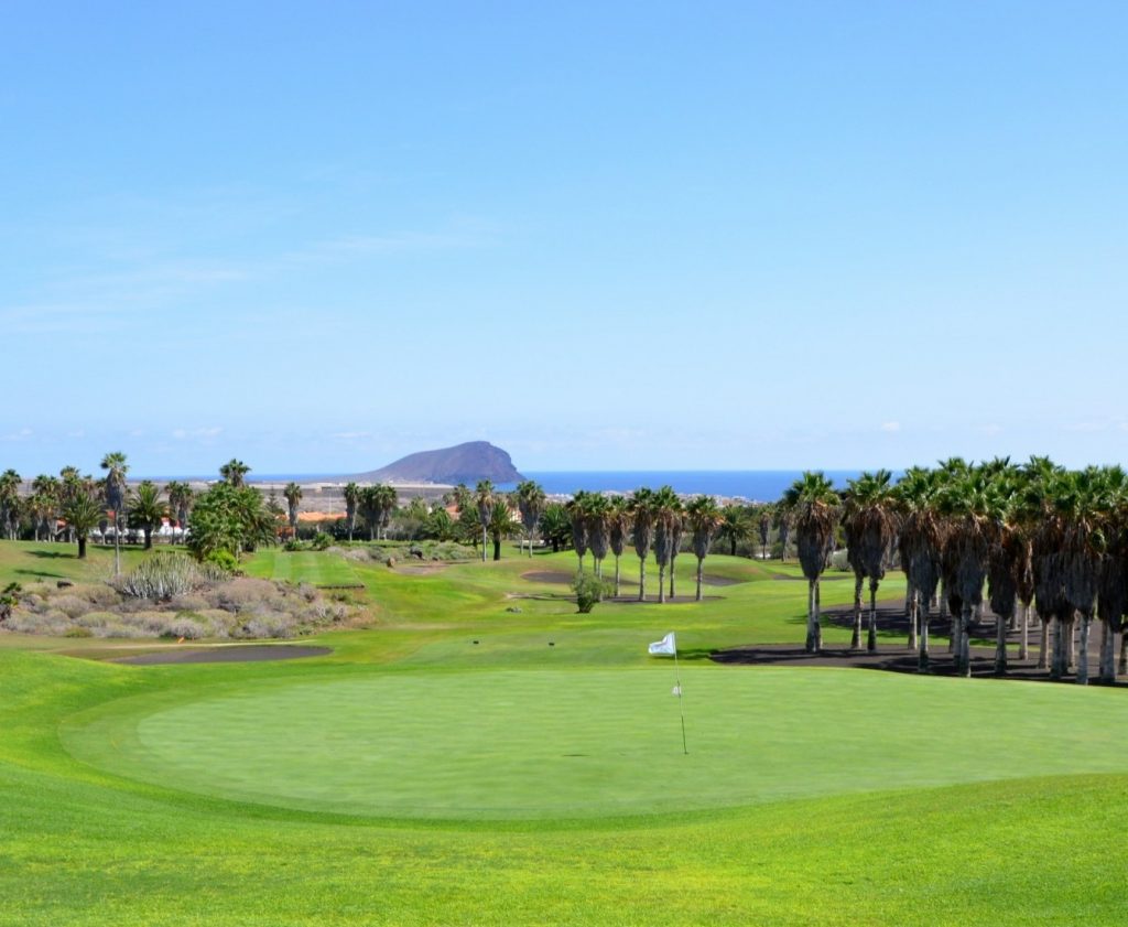 https://golftravelpeople.com/wp-content/uploads/2019/04/Golf-del-Sur-Tenerife-15-1024x841.jpg