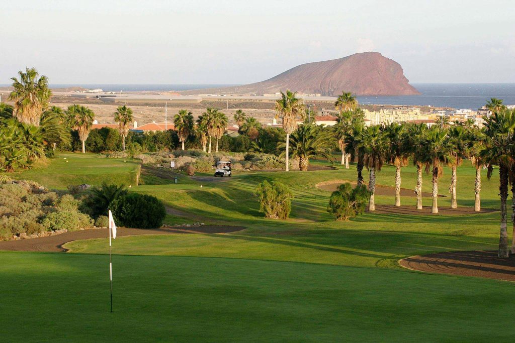 https://golftravelpeople.com/wp-content/uploads/2019/04/Golf-del-Sur-Tenerife-16-1024x683.jpg