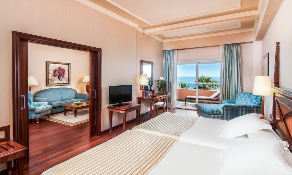 https://golftravelpeople.com/wp-content/uploads/2019/04/Gran-Hotel-Elba-Estepona-Bedrooms-15-1024x617.jpg