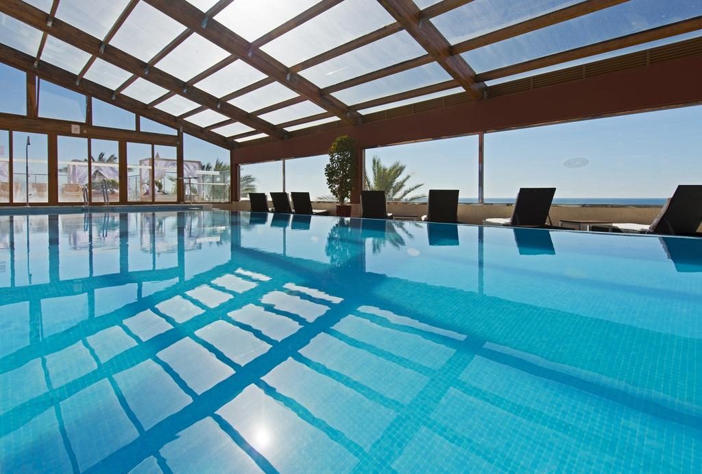https://golftravelpeople.com/wp-content/uploads/2019/04/Gran-Hotel-Elba-Estepona-Swimming-Pools-and-Spa-9-1024x691.jpg