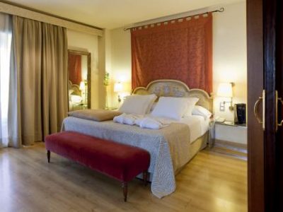 https://golftravelpeople.com/wp-content/uploads/2019/04/Hesperia-Hotel-Seville-5-400x300.jpg