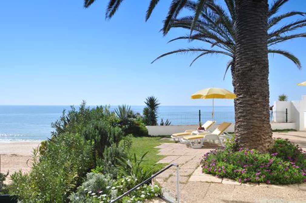 https://golftravelpeople.com/wp-content/uploads/2019/04/Holiday-Inn-Algarve-8.jpg
