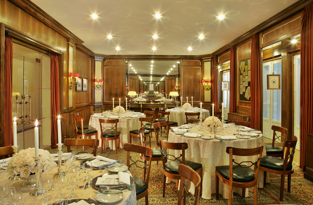 https://golftravelpeople.com/wp-content/uploads/2019/04/Hotel-Palacio-Estoril-Restaurants-3.jpg