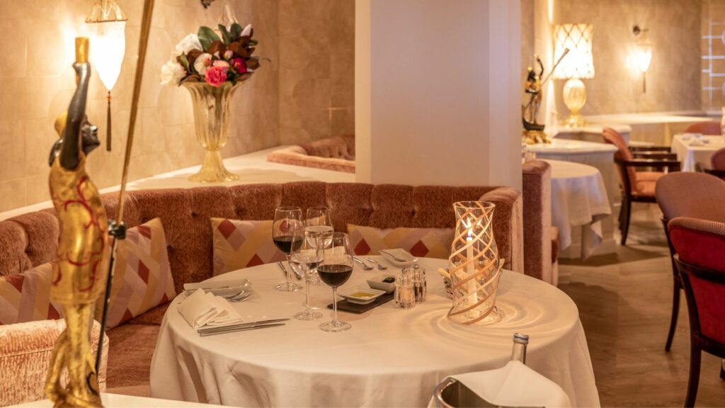 https://golftravelpeople.com/wp-content/uploads/2019/04/Hotel-Quinta-do-Lago-Algarve-Portugal-Bars-and-Restaurants-5-1024x576.jpg