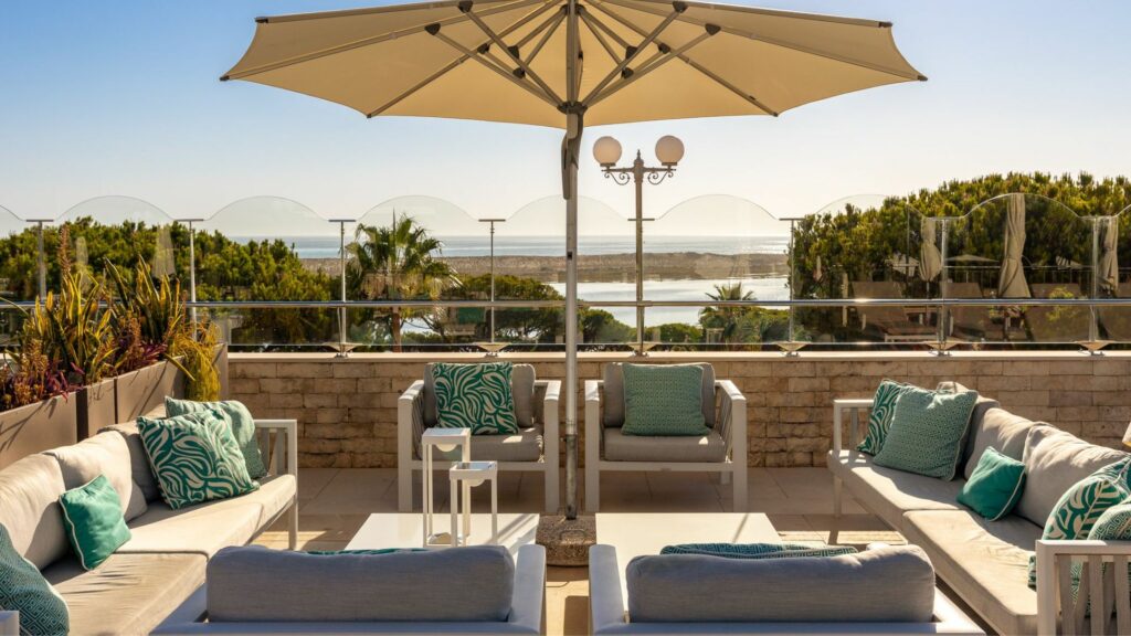 https://golftravelpeople.com/wp-content/uploads/2019/04/Hotel-Quinta-do-Lago-Algarve-Portugal-Bars-and-Restaurants-7-1024x576.jpg