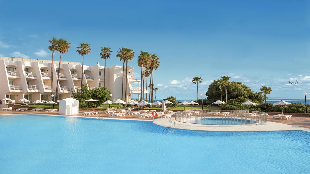 https://golftravelpeople.com/wp-content/uploads/2019/04/Iberostar-Royal-Andalus-Swimming-Pools-Sports-Facilities-7.jpg