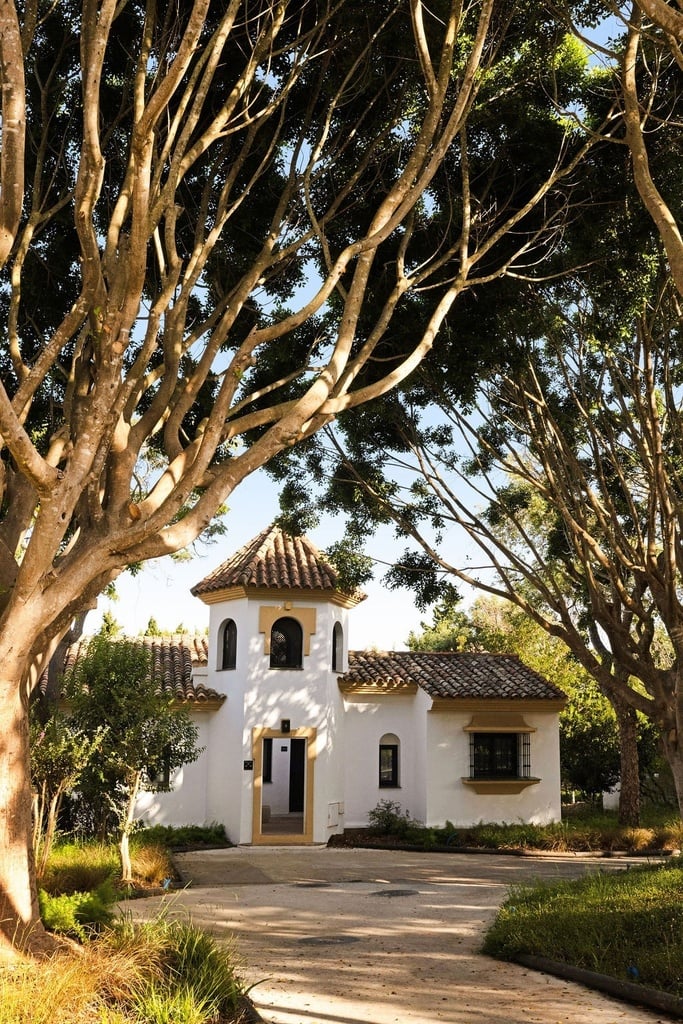https://golftravelpeople.com/wp-content/uploads/2019/04/Inmood-San-Roque-Hotel-Cadiz-Spain-17.jpg