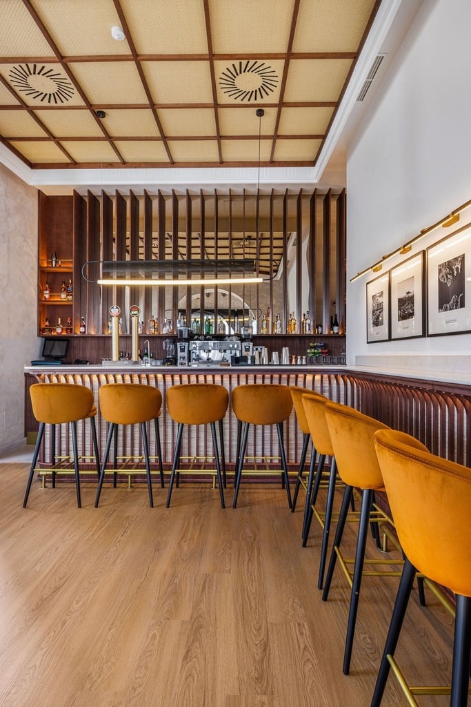 https://golftravelpeople.com/wp-content/uploads/2019/04/Inmood-San-Roque-Hotel-Cadiz-Spain-Bars-and-Restaurants-4.jpg