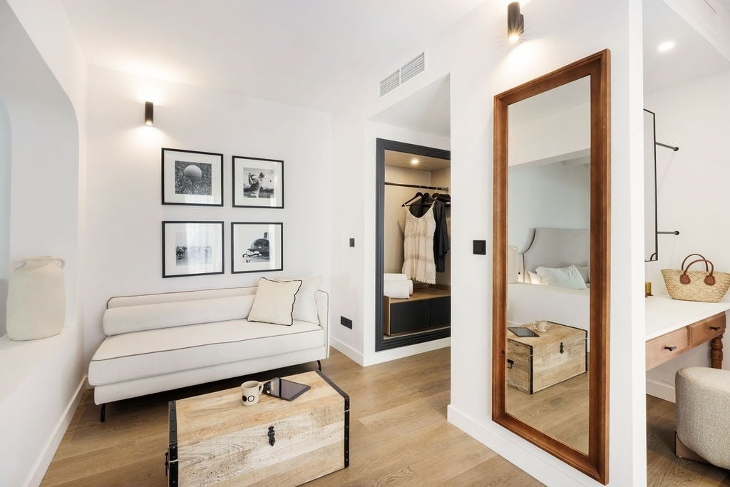 https://golftravelpeople.com/wp-content/uploads/2019/04/Inmood-San-Roque-Hotel-Cadiz-Spain-Bedrooms-and-Suites-21.jpg
