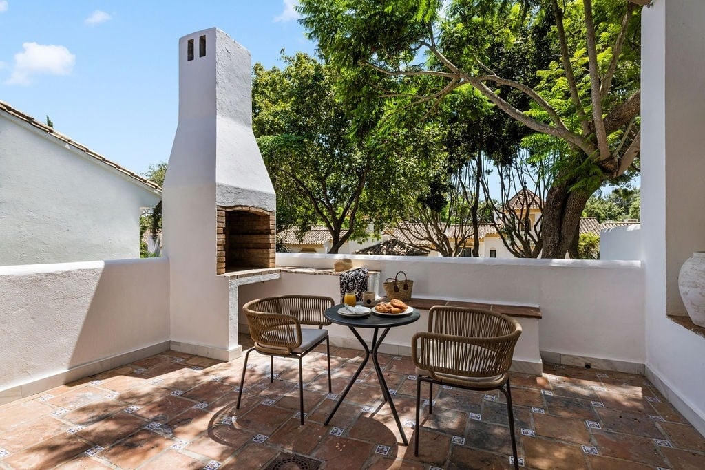 https://golftravelpeople.com/wp-content/uploads/2019/04/Inmood-San-Roque-Hotel-Cadiz-Spain-Bedrooms-and-Suites-5.jpg