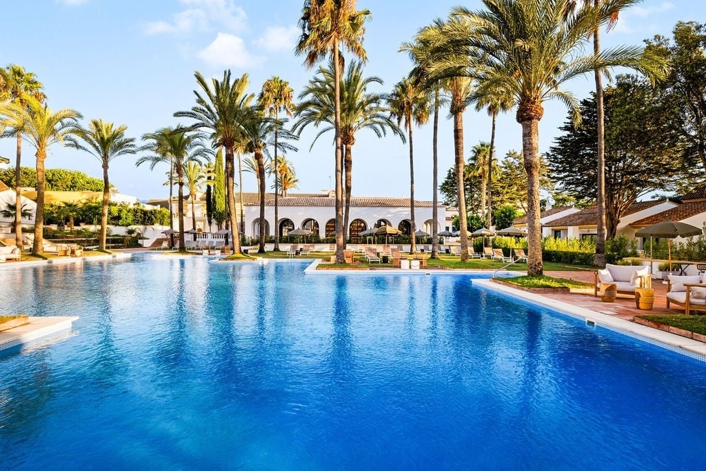 https://golftravelpeople.com/wp-content/uploads/2019/04/Inmood-San-Roque-Hotel-Cadiz-Spain-Swimming-Pools-and-Leisure-facilities-7.jpg