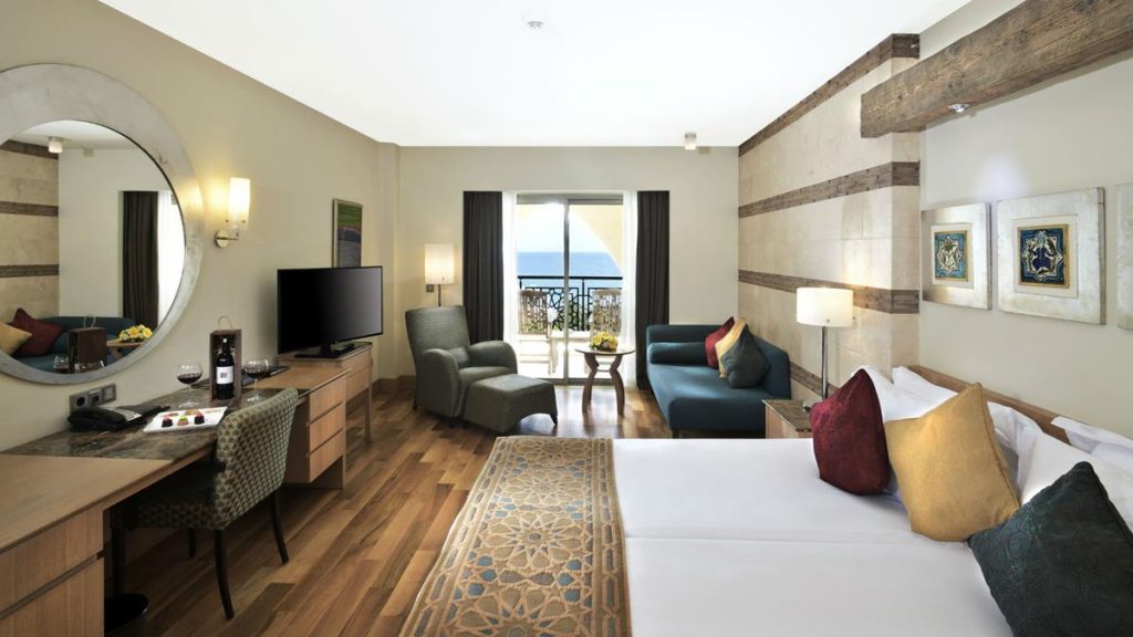 https://golftravelpeople.com/wp-content/uploads/2019/04/Kempinski-The-Dome-Hotel-Belek-Rooms-and-Suites-7-1024x576.jpg