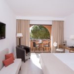 https://golftravelpeople.com/wp-content/uploads/2019/04/La-Costa-Hotel-Golf-and-Beach-Resort-Bedrooms-3-150x150.jpg