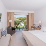 https://golftravelpeople.com/wp-content/uploads/2019/04/La-Costa-Hotel-Golf-and-Beach-Resort-Bedrooms-7-150x150.jpg