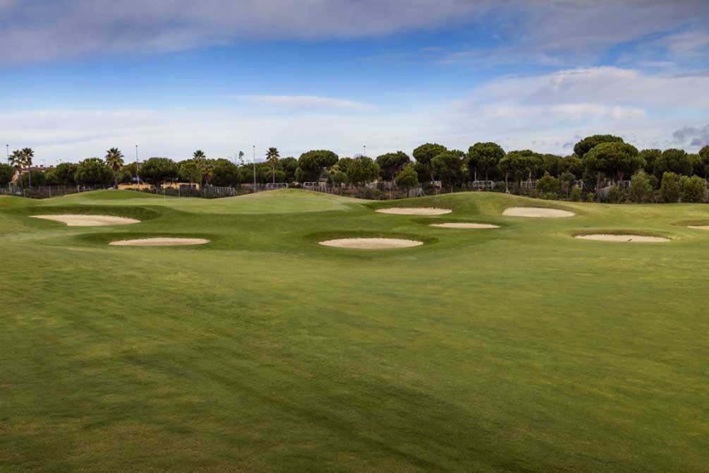https://golftravelpeople.com/wp-content/uploads/2019/04/La-Monacilla-Golf-Club-6.jpg