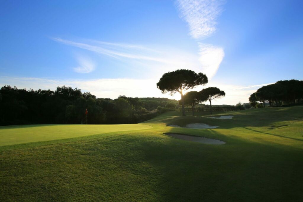 https://golftravelpeople.com/wp-content/uploads/2019/04/La-Reserva-Club-Sotogrande-Cadiz-Spain-14-1024x683.jpg