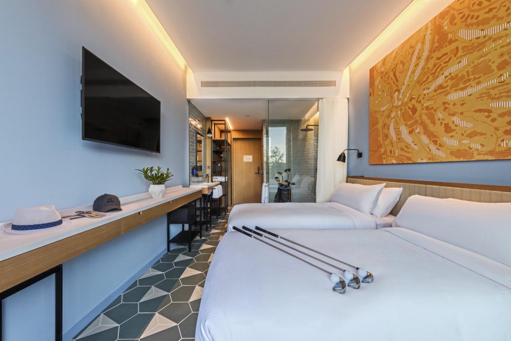 https://golftravelpeople.com/wp-content/uploads/2019/04/La-Vida-Hotel-Bedrooms-PGA-Catalunya-Resort-Girona-Costa-Brava-7-Copy-1024x684.jpg