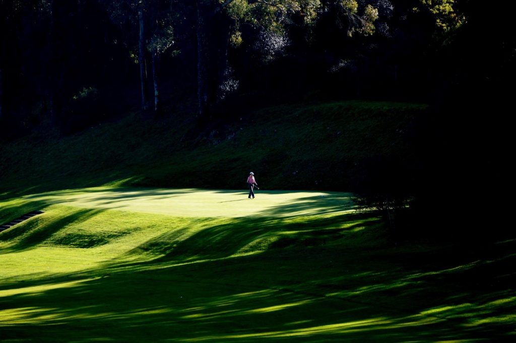 https://golftravelpeople.com/wp-content/uploads/2019/04/Lisbon-Sports-Club-3-1024x681.jpg