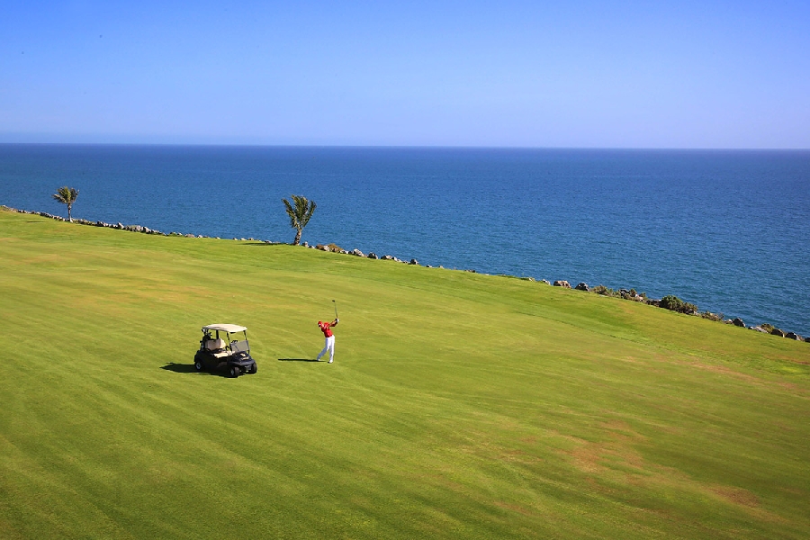 https://golftravelpeople.com/wp-content/uploads/2019/04/Lopesan-Meloneras-Golf-Gran-Canaria-10.jpg