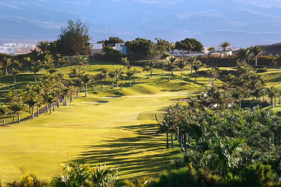 https://golftravelpeople.com/wp-content/uploads/2019/04/Lopesan-Meloneras-Golf-Gran-Canaria-11.jpg