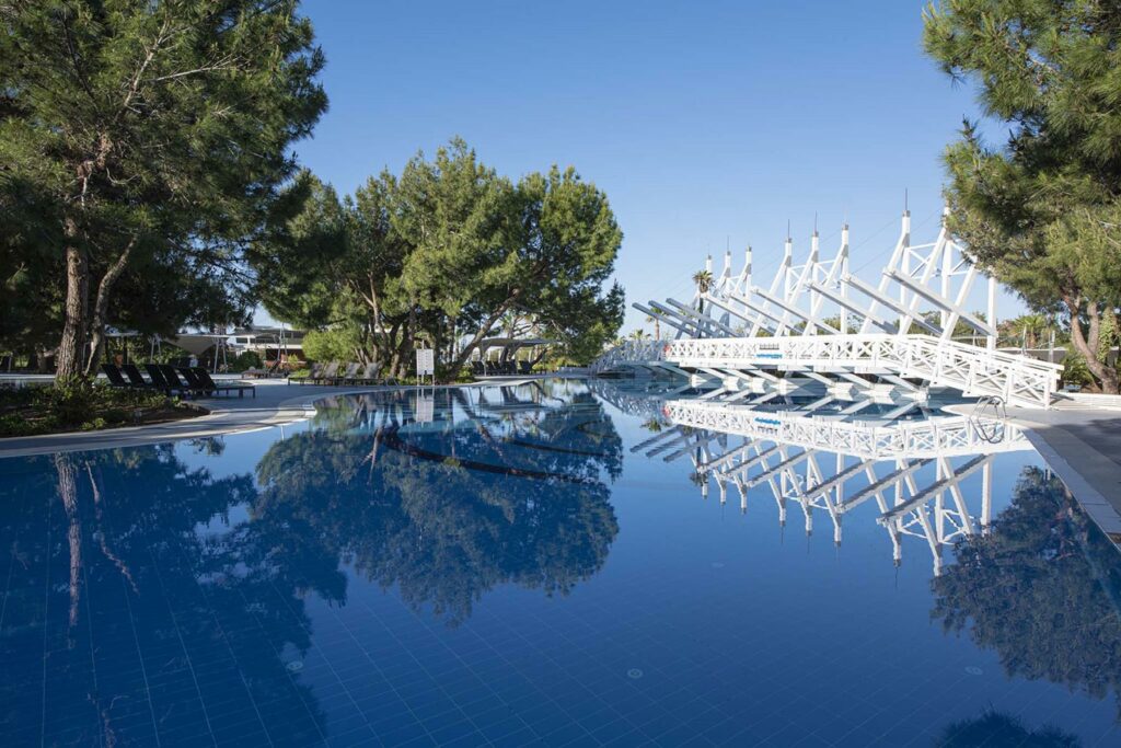 https://golftravelpeople.com/wp-content/uploads/2019/04/Lykia-World-Antalya-Swimming-Pools-and-Leisure-8-1024x683.jpg